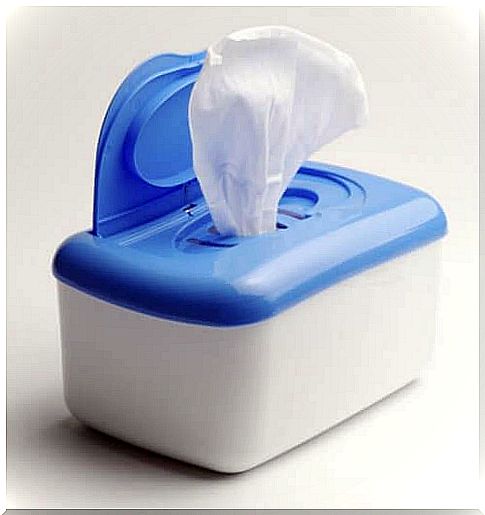 Baby wipes can be used to remove dust