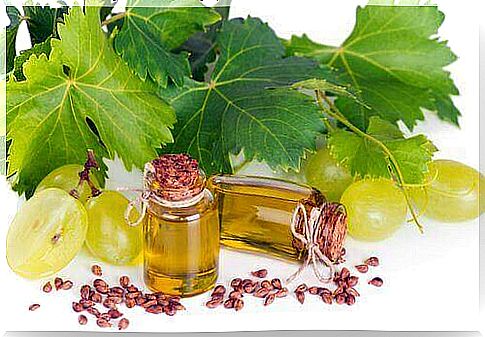 Grape seed oil contains antioxidants and minerals