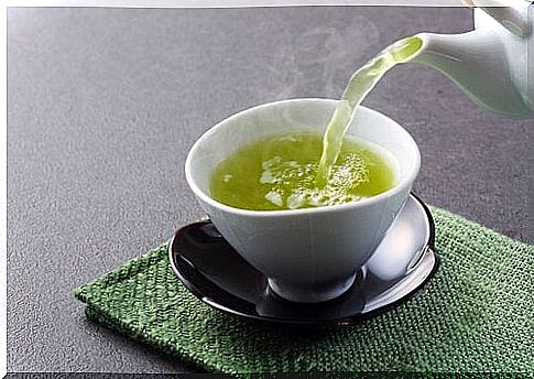 Green tea is one of the most recommended foods for weight loss