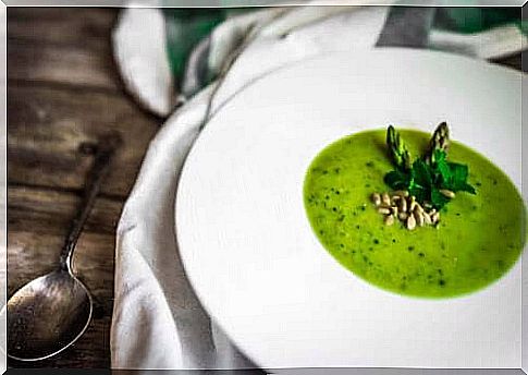 A tasty recipe for gazpacho of asparagus