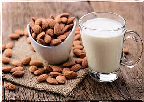 Almond milk for children: Pros and cons