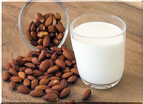 Milk and almonds