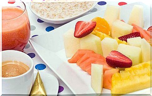 Breakfast with fruit slices