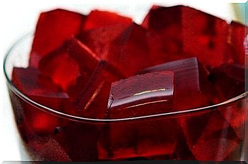 Gelatin with red wine and fruit.