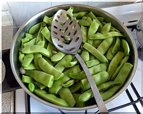 Green beans in pan