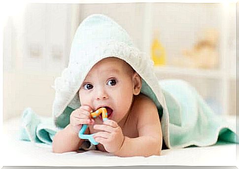 How to relieve a baby's itchy gums