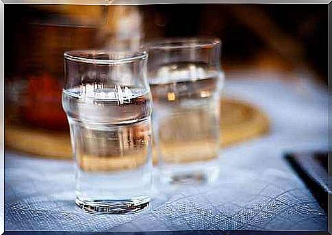 Water in two water glasses