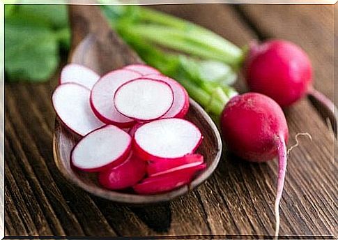 Radishes cut into slices