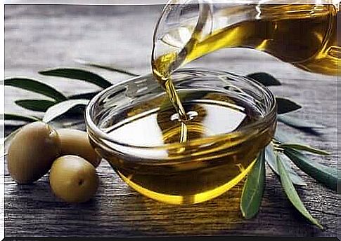 Olive oil is an example of food that one should eat after a heart attack