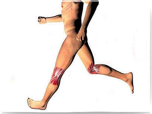 Man running and illustrating movement of knees